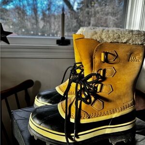 Sorel Black and Yellow Insulated Boots
